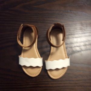 Old Navy White/Brown Toddler Sandals